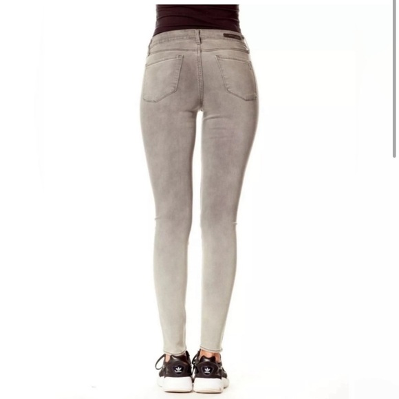 Articles of Society Sarah Skinny Baker Ankle Jeans in Grey Ombré. Size 29 - Picture 3 of 15
